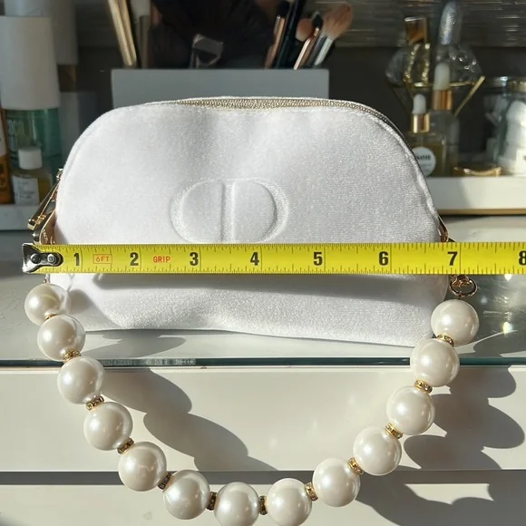 Dior White and Gold Cosmetic Case with Elegant Design - Picture 9 of 11